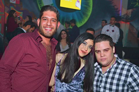 14012018 DE FIESTA.  Herson, Edna e Ismael.