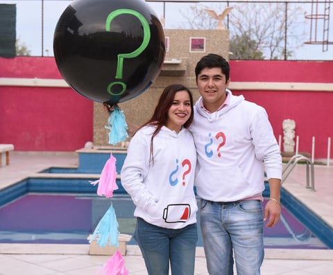 14012018 ¿NIñO O NIñA?  Lusiana y Orlando tuvieron una reunión para saber el sexo de su bebé. Se dio a conocer que sera niña.