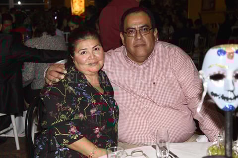 15012018 EN PAREJA.  Lupita y Raúl Herrera.