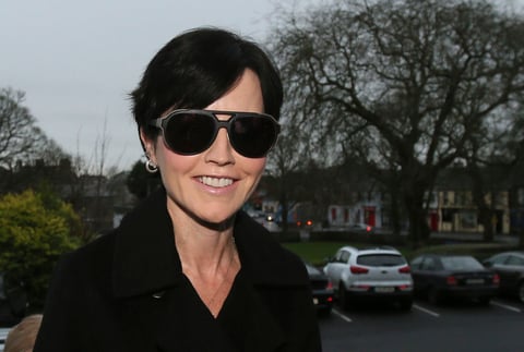 Dolores nació el 6 de septiembre de 1971 en Limerick, Irlanda. Desde los 3 años cantaba en los lugares de su vida cotidiana: su casa, el colegio y la iglesia.