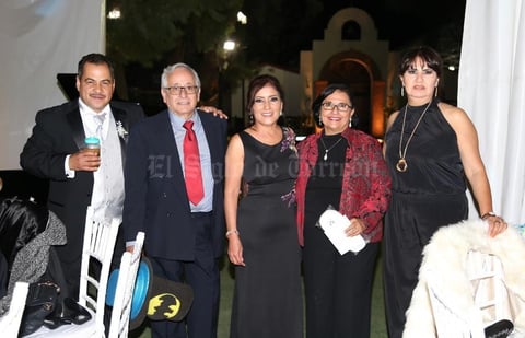 17012018 EN FESTEJO.  Víctor, Sebastián, María Esther, Tere y Gaby.