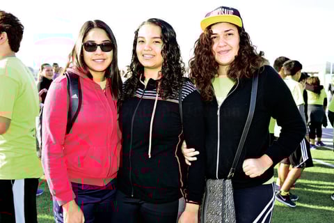 18012018 MUY CONTENTAS.  Sofía, Lizeth y Nelsy.