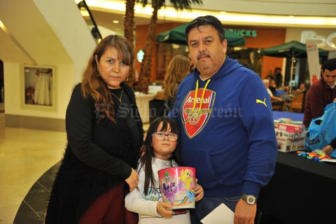 20012018 Aracely, Francisco y Allison.