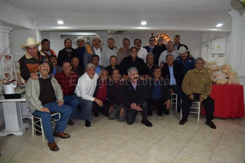 21012018 REENCUENTRO.  Exalumnos de la Normal de J. Guadalupe Aguilera, Dgo., generación 1970-1974.