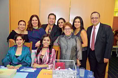 22012018 PRESENTES EN FESTEJO.  Muy contentos.