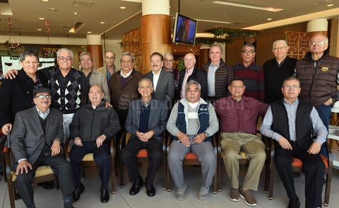 21012018 POSAN PARA LA FOTO.  Desayuno anual de corporación.