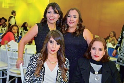 23012018 EN FESTEJO.  María Elena, Verónica, Karla y Moyra.