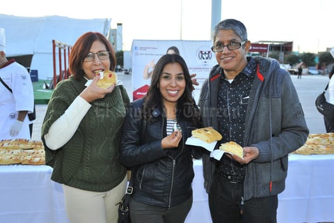 24012018 EN RECIENTE EVENTO.  Lourdes, Ileana y Enrique.