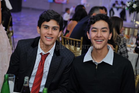 26012018 Alex y Max.