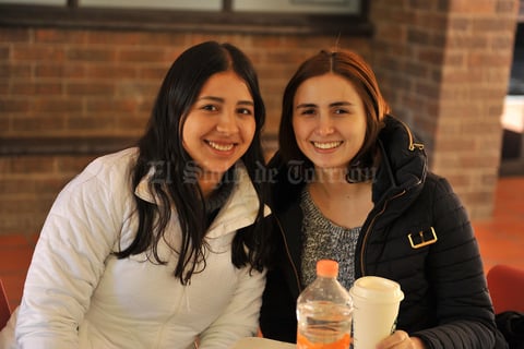 27012018 EN LA IBERO.  Paola y María.