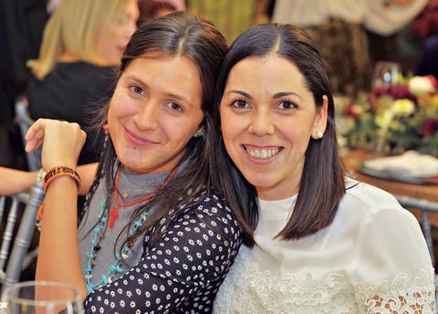 29012018 CONTENTAS.  Krisha y Pamela.