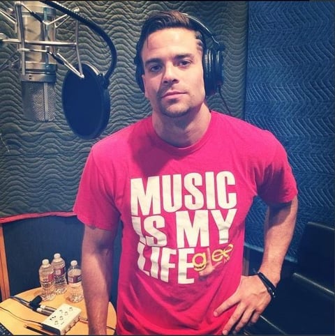 En la serie Glee realizó una versión de la canción Sweet Caroline, original de Neil Diamond. También interpretó Only the good die young, Beth, Good Vibrations.