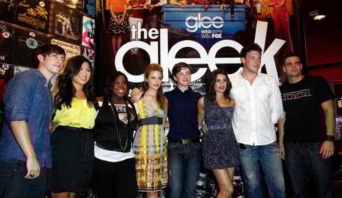 Glee es una serie de comedia musical estadounidense la cual se emitió por la cadena Fox desde el 2009 hasta el 20 de marzo de 2015, de la cual formó parte Mark.