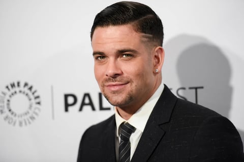 El actor Mark Salling murió el día de hoy, a la edad de 35 años, en Los Ángeles. No se han dicho detalles, aparentemente la causa fue suicidio.