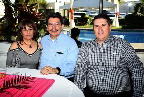 01022018 María del Socorro, Alejandro y Erick.