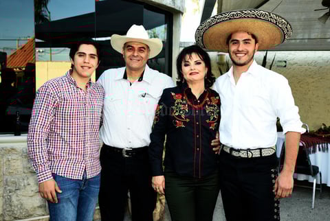 01022018 Yair, Luis, Sayra y Erick.
