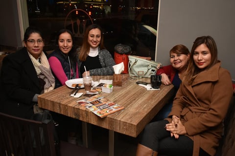 03022018 EN AMENA CONVIVENCIA.  Karla, Dulce, Liliana, Imelda y Olivia.