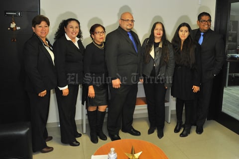 03022018 LA FOTO DEL RECUERDO.  Integrantes de la Mesa Directiva del Club Amigos Laguna.