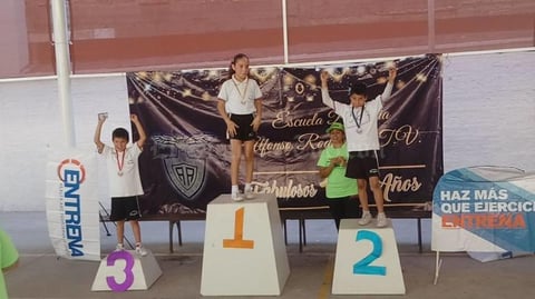 05022018 2° LUGAR.  José Cuauhtémoc Torres Escandón obtuvo el segundo lugar en su categoría en la carrera por los festejos de los 100 años de la Escuela Alfonso Rodríguez T. V.