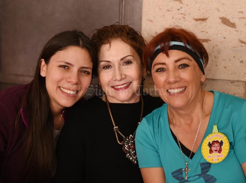 06022018 CELEBRACIóN DE CUMPLEAñOS.   Lilia acompañada de su hija Lilia y su amiga Juanis.