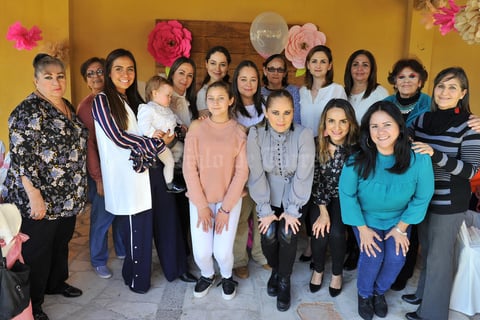 06022018 FUTURA MAMá.  Lorena Galván se encuentra muy contenta por el cercano nacimiento de su bebé, motivo por el que le organizaron un ameno baby shower al cual asistieron sus amigas cercanas.