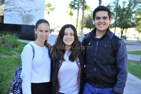 Isabel, Ana y Rogelio