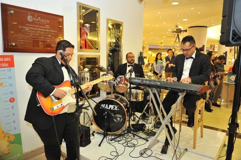 07022018 Música en vivo.