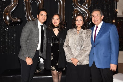 07022018 EN AMENA VELADA.  Luis Adrián, María Fernanda, Adriana y Luis Adrián.