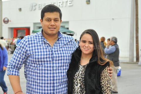 08022018 PASEO COLóN.  Jaime y Nayely.
