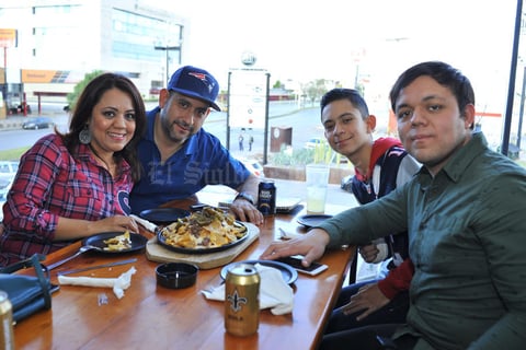 09022018 Sol, Carlos, Carlos y Carlos.