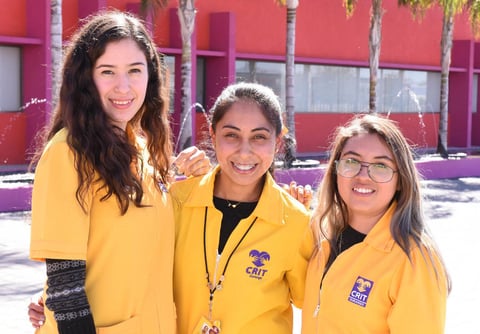 09022018 Mara, Esme y Fer.