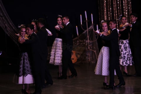 'Si nos dejan', de José Alfredo Jiménez; 'Frenesí'; 'Señora bonita', 'Piel canela', 'Qué cosa es el amor'.