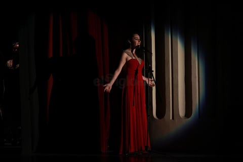 Domingo por la noche y cientos de duranguenses acudieron al Teatro Ricardo Castro.
