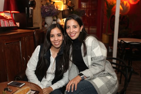 Paola y Tania.