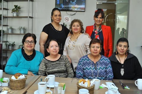 17022018 FESTEJO ENTRE AMIGAS.  Mayela Lozoya de Corpus en su celebración de cumpleaños en conocido restaurante de la localidad.