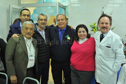 17022018 CELEBRAN.  Dr. Roque Márquez en su festejo con motivo de su jubilación.