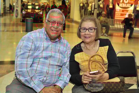 17022018 MUY CONTENTOS.  Clemente y Ernestina.