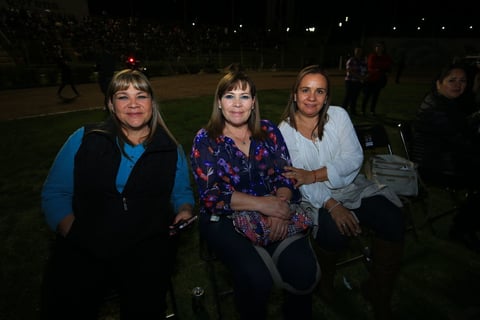 Duranguenses disfrutan concierto de Timbiriche