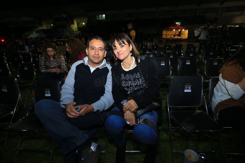 Duranguenses disfrutan concierto de Timbiriche