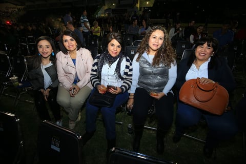 Duranguenses disfrutan concierto de Timbiriche