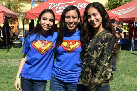 20022018 Paulina, Katie y Vianey.