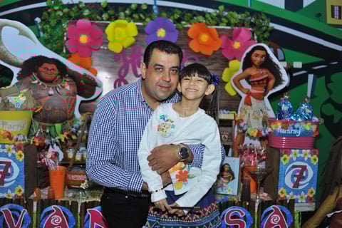 Con su papá, Alfonso López Blanco