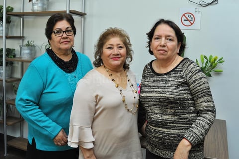 18022018 FESTEJA SU CUMPLE.  Mayela con Magda de Lara y Mary.