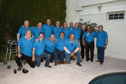 18022018 ENTRE AMIGOS.  Miembros del grupo El Capulín disfrutando el Super Bowl: Alfredo Garza, Javier Garza, Jesús Fernández, Alfredo Martínez, Ernesto Boehringer, Gerardo de Nigris, Ignacio Obeso, Luis Obeso, Adolfo Garza, Carlos Fernández, César del Bosque, Hugo Lozano, Ignacio Martínez, Nemesio Artola, Ricardo Marcos, Roberto Mijares, José Borbolla y José del Bosque.