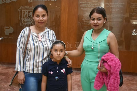 01032018 EN FAMILIA.  Griselda, Mayté y Jazmín.