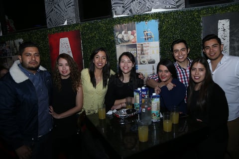 Buen ambiente nocturno.