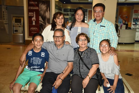 03032018 Griselda Hernández, Sra. Ramírez y Familia Mejía Ramírez.