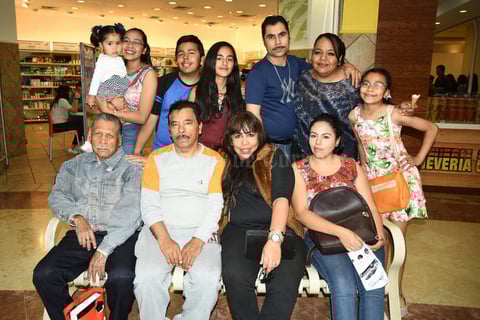 03032018 Brenda, Michelle, Roberto, Perla, Elías, Gilberto, Claudia, Melanie, José Roberto y Hannia.