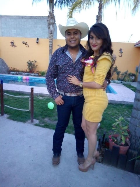 03032018 C.P. Jorge Armando Chávez Márquez y Lic. Rosa Isela Ramírez Hernández llegan al altar de la Iglesia de Santa Cecilia para intercambiar votos de amor, donde estarán acompañados por sus padres, Rosa María Hernández Reyna y Juan Manuel Ramírez Hernández; Ma. Guadalupe Márquez Díaz y Doroteo Chávez Chávez. Amigos y familiares se darán cita en Hacienda El Consuelo para festejar la unión de la pareja.