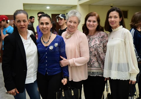 Laura  Ana Luisa  Magda  Isabel y Magda